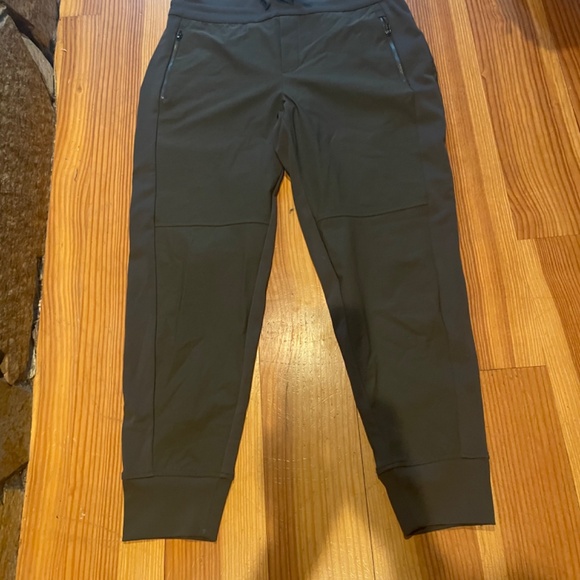Athleta Headlands Hybrid Trek Jogger - Picture 6 of 7